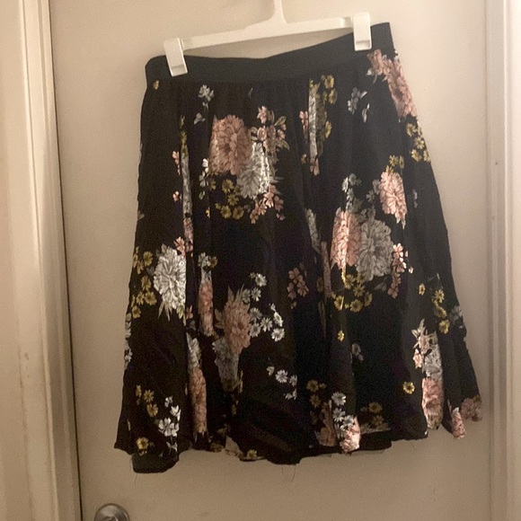 torrid Dresses & Skirts - Torrid Floral Skirt
